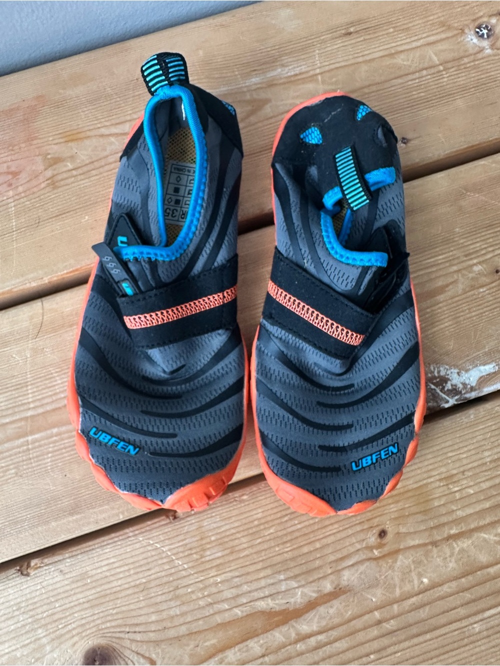 Kids water shoes size 35/3